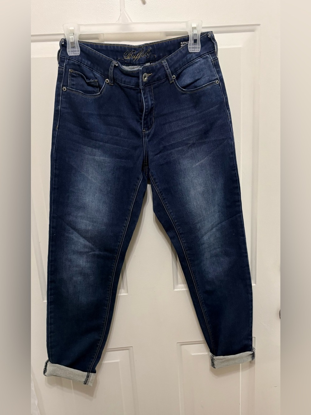 Buffalo mid-rise slim boyfriend capri jeans sz 4